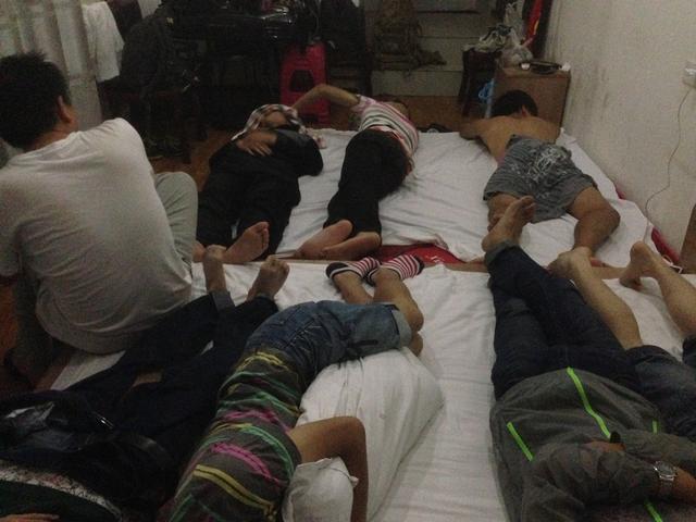 再不疯狂就老了 武汉16名大学生徒步100余公里（图）