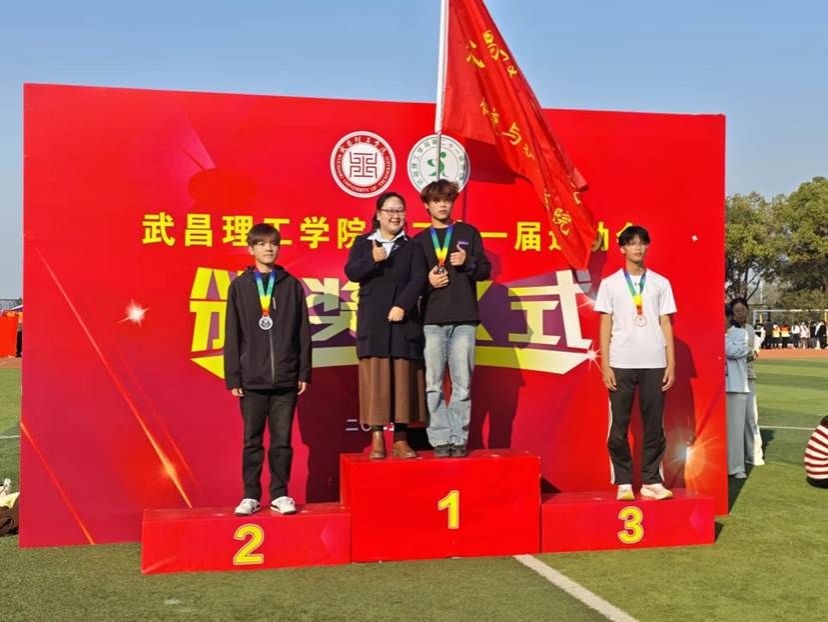 f6f2bded7cbbd33636706646033e8319