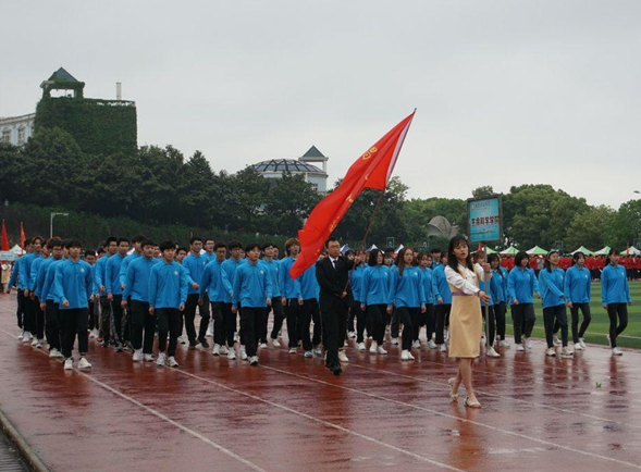 组图：武昌理工学院春季运动会开幕式精彩纷呈