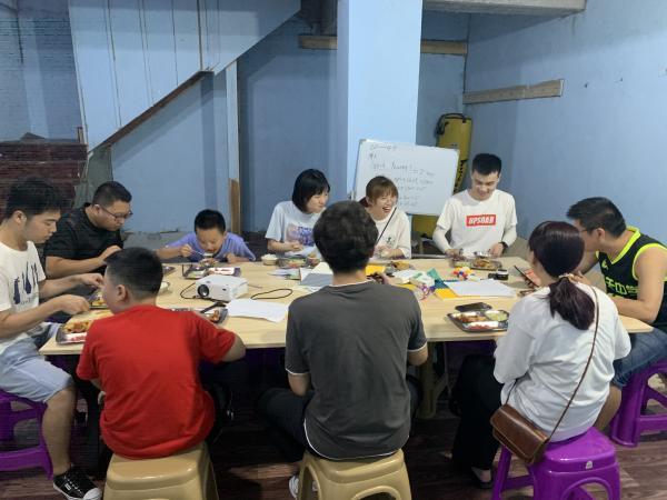 武汉高校学子组队到山区公益支教 关爱儿童健康成长