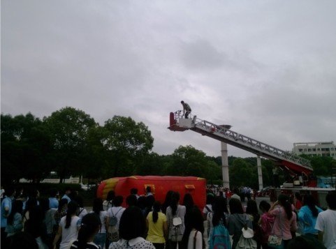 贯彻安全教育 武汉18所高校开展