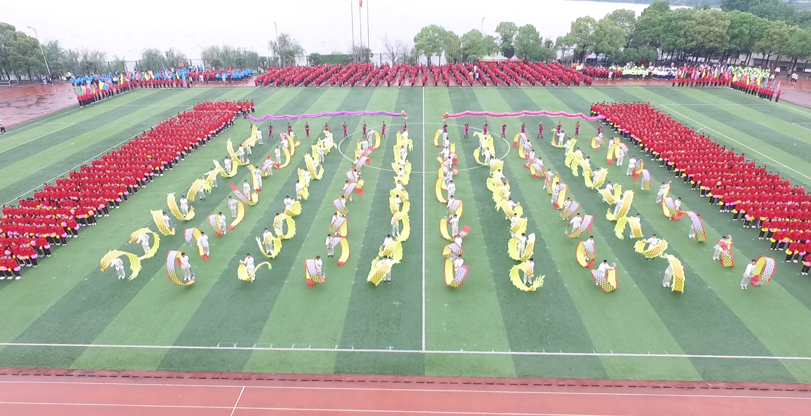 武汉一高校运动会2000人大型团体操！惊艳全场