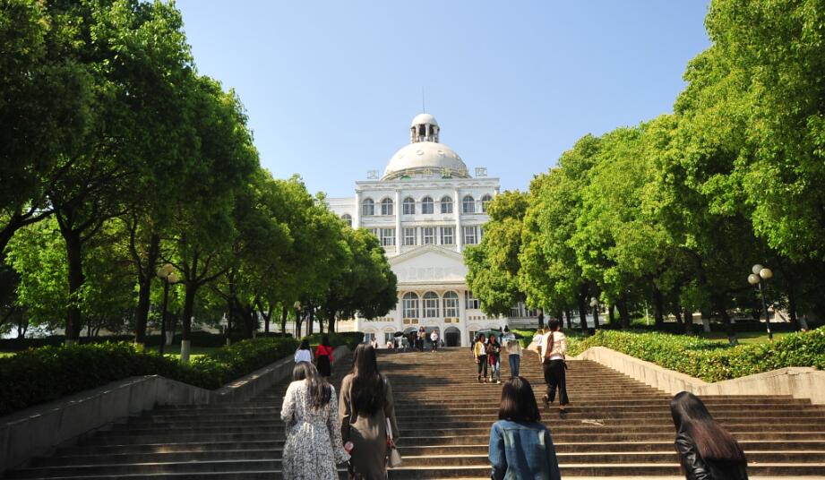 武昌理工学院汉语言文学专业探索“三阶递进式”人才培养模式